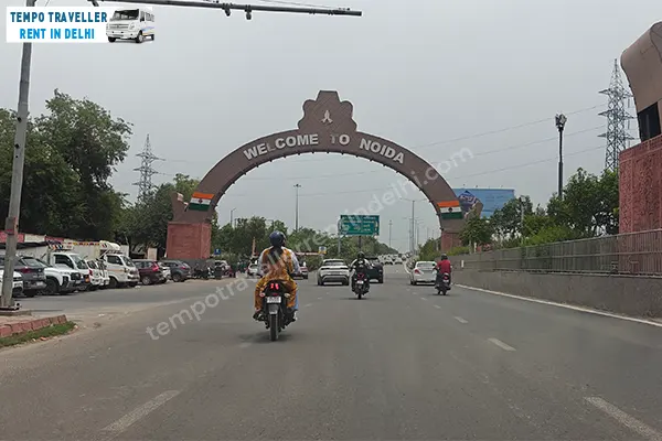 Tempo Traveller in Noida