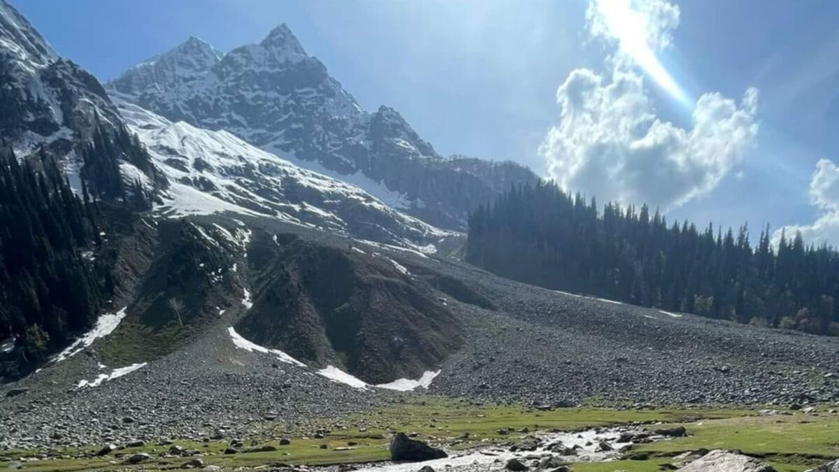 beautiful place and open sky in Kashmir
 